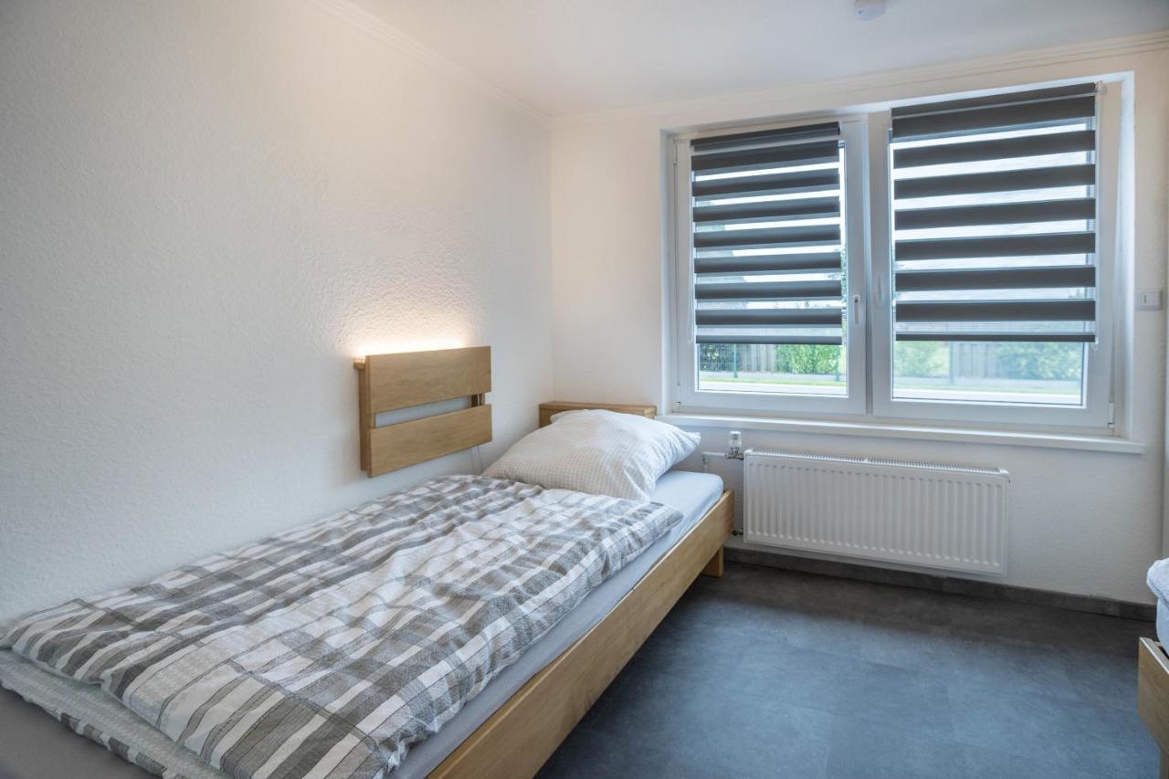 Ferienwohnung 9 Und 40 Thunum Экстерьер фото